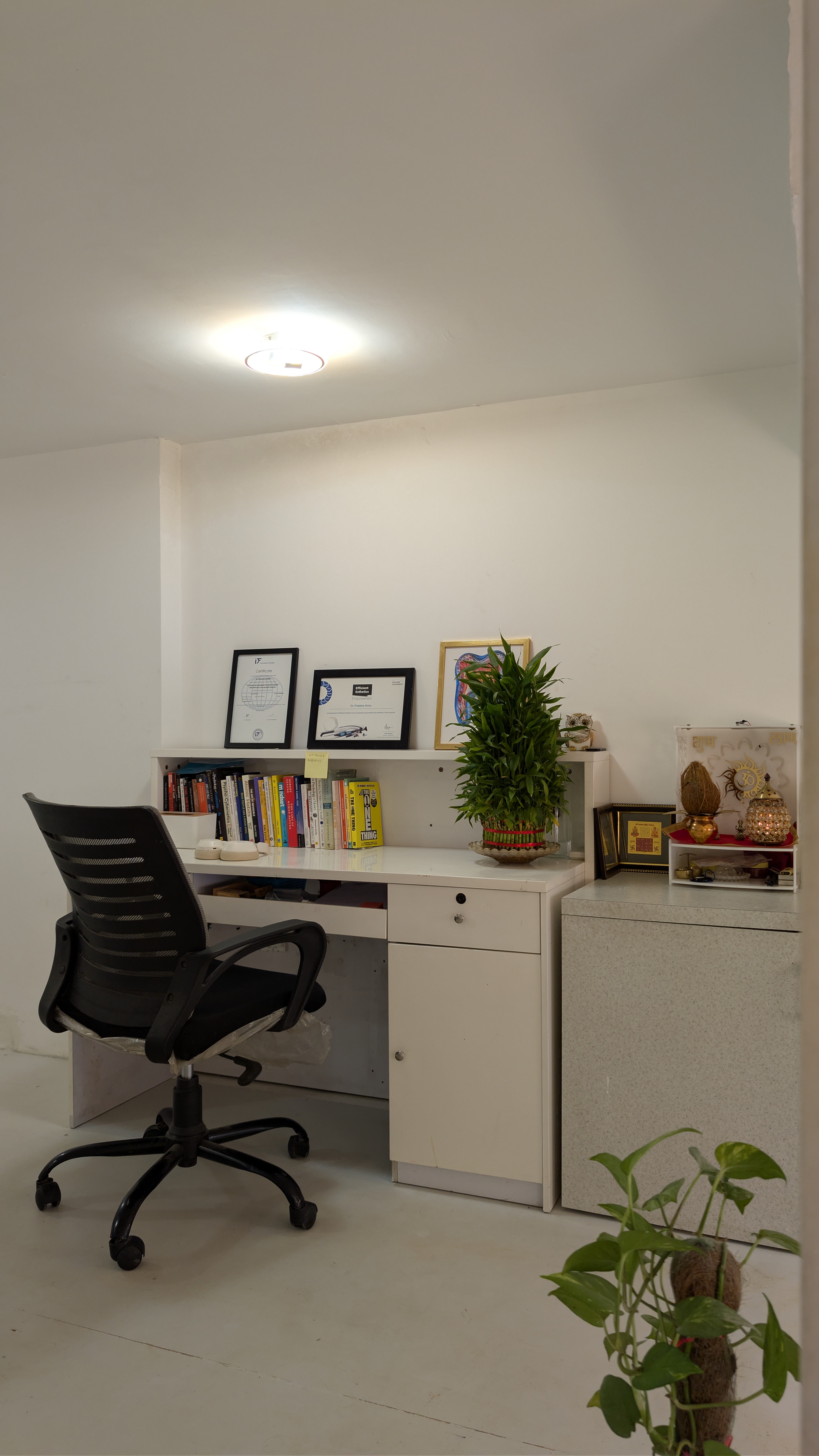 Treatment room at Dhanori